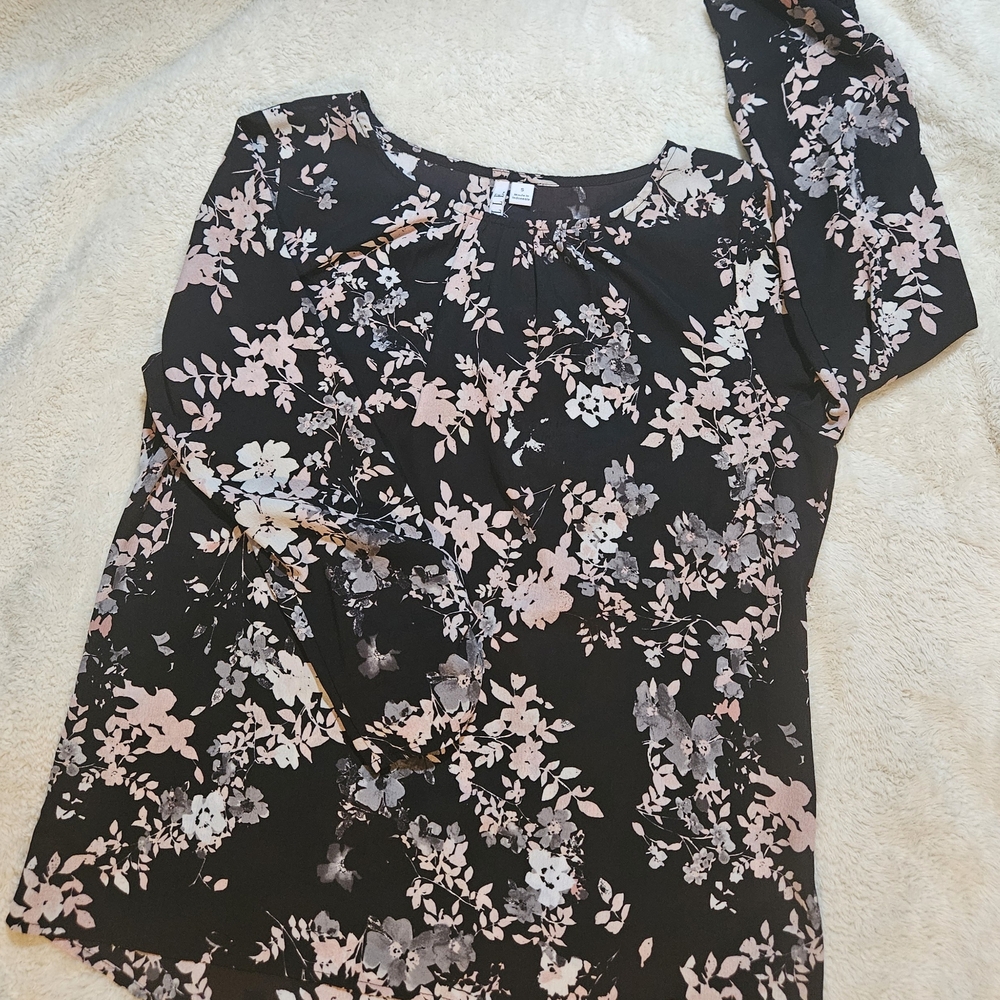 Elle Floral Blouse in Black, Pink, and Gray